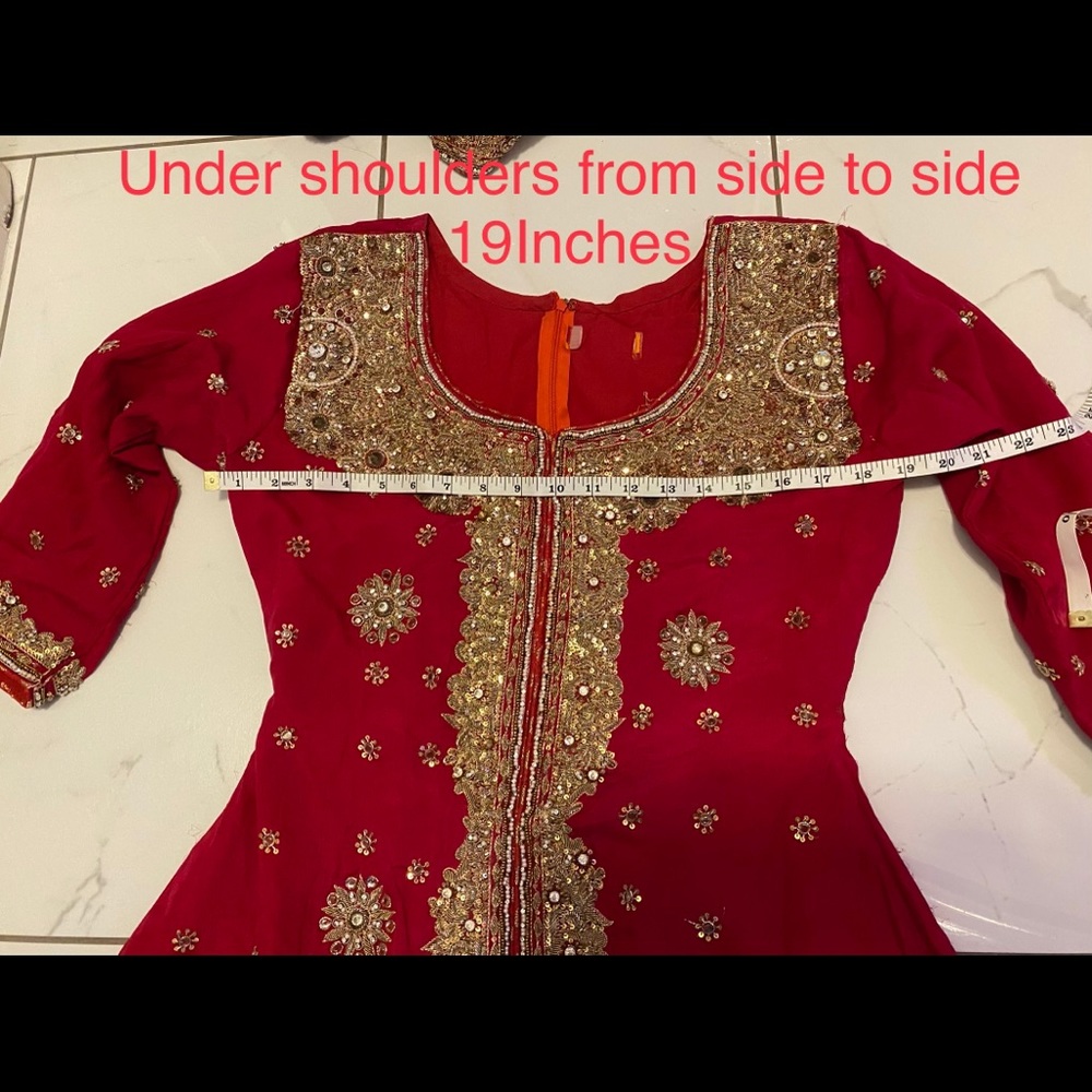 Pakistani Wedding Gown / Dress - Picture 3 of 11